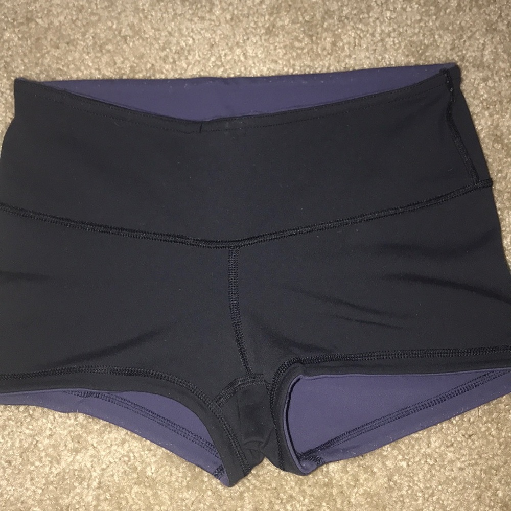 Lululemon reversible booty shorts
